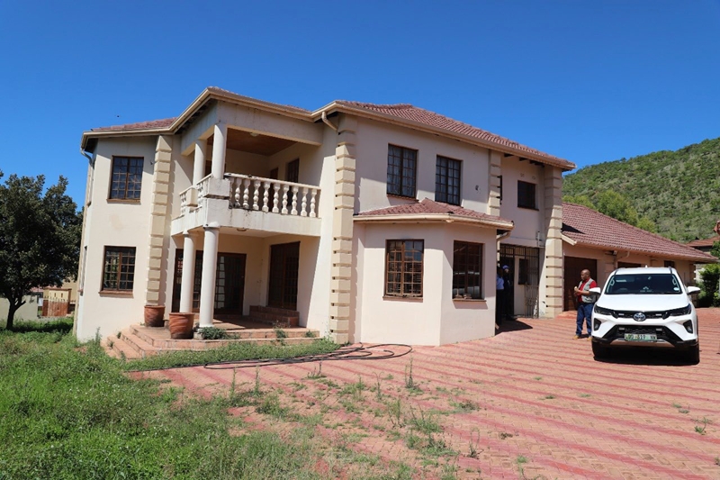 State house in North West left to decay for over a decade | News Article