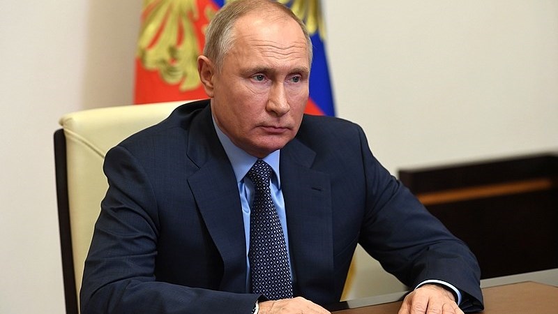 Putin has tea with mothers of Russian soldiers Putin has tea with mothers of Russian soldiers | News Article
