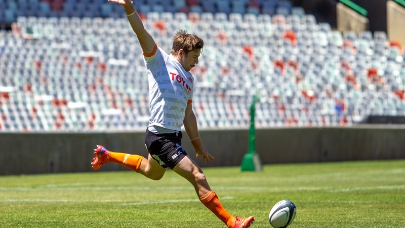 Cheetahs stick with Fortuin at flyhalf | News Article