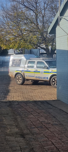 Omroeper van Overvaal Stereo baklei teen aanvaller | News Article
