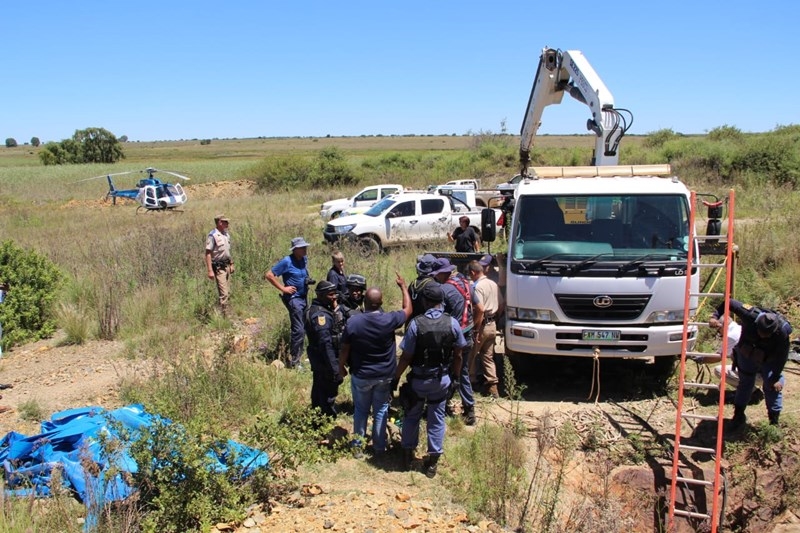 Stilfontein Suspected Illegal Miners Illegally In SA | OFM