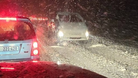Sneeustorms in Vrystaat, KZN en Oos-Kaap ontwrig verkeer; talle vasgekeer Sneeustorms in Vrystaat, KZN en Oos-Kaap ontwrig verkeer; talle vasgekeer | News Article