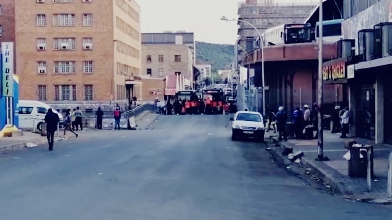 Breaking News: SABC crew attacked during Bloemfontein protest | OFM