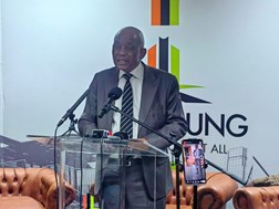Mangaung mayor warns officials over staff payment delays | News Article