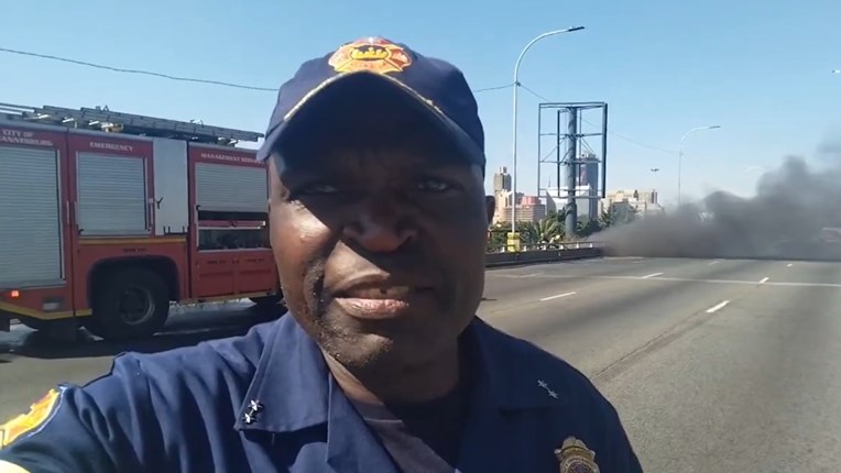 Johannesburg-brande: Skadebepaling kan nog nie begin weens hitte Johannesburg-brande: Skadebepaling kan nog nie begin weens hitte | News Article