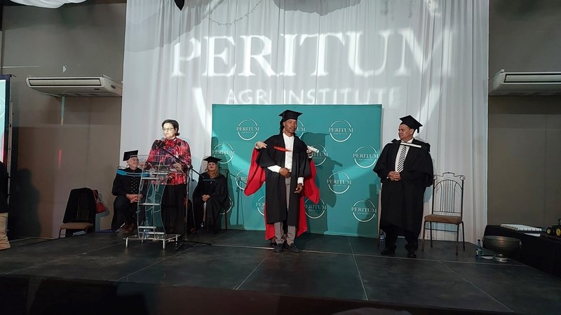 Peritum trots op sy studente wat graad vang | News Article