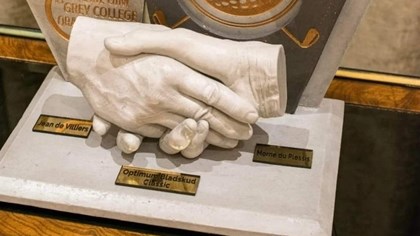 Spesiale bladskud-trofee ontwerp vir Grey, Paarl se geskiedkundige rugbystryd Spesiale bladskud-trofee ontwerp vir Grey, Paarl se geskiedkundige rugbystryd | News Article