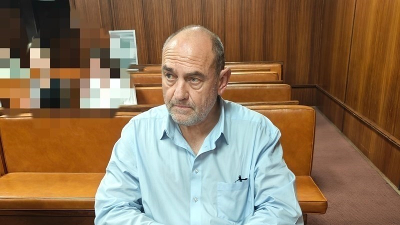 Pedofiel terug in hof vir bedrogsaak | News Article