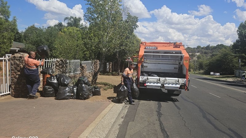 Meer Bloemfonteiners sê nee dankie vir metro se vullisverwydering | News Article