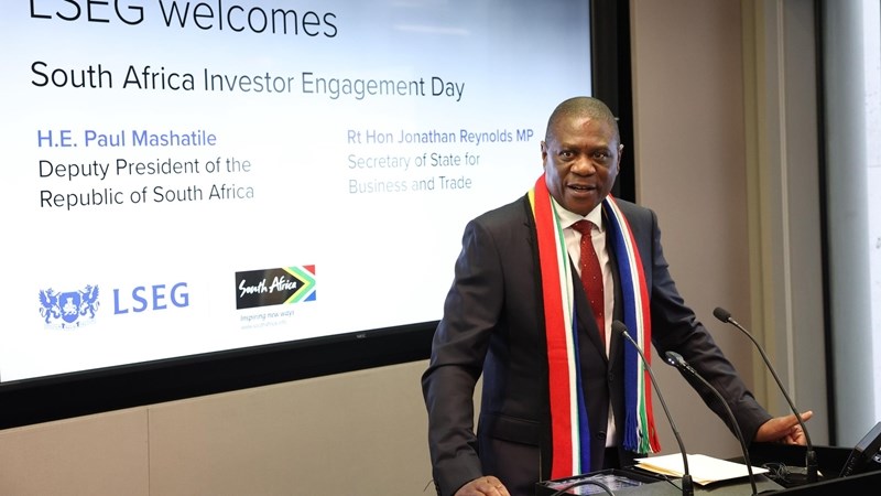 Mashatile in Londen; dryf landboubeleggings in Suid-Afrika | News Article