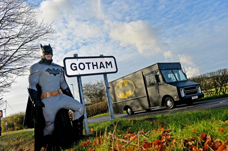 Weird Wide Web - Batman begins UK tour in Gotham - Vimarsana News