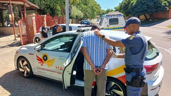 Vier vas vir mensehandel in boomryke voorstad van Bloemfontein | News Article