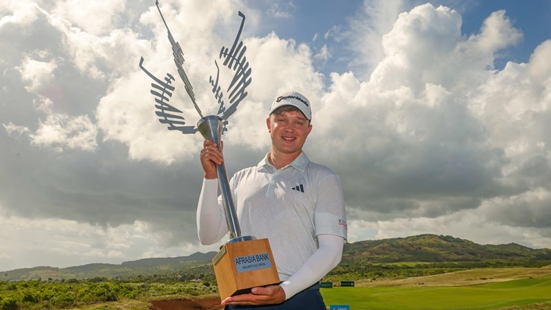 Schaper magic continues to win Mauritius Open in emphatic style | News Article