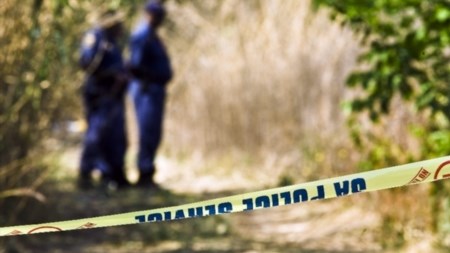 Polisie in Ficksburg kort hulp met 2 moordsake Polisie in Ficksburg kort hulp met 2 moordsake | News Article