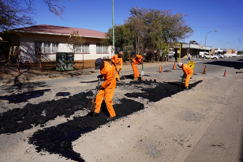 Slag Gate Meer as R1,5 miljoen bestee om slaggate landwyd te herstel | OFM