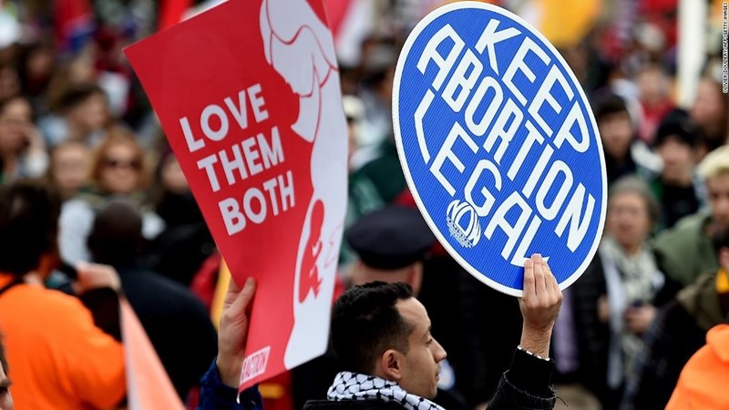 Supreme Court overturns Roe v Wade Supreme Court overturns Roe v Wade | News Article