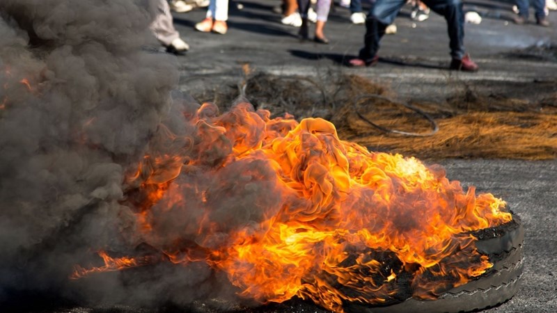 #SakeUur: #SAUnrest - Waterskeiding vir Suid-Afrika? #SakeUur: #SAUnrest - Waterskeiding vir Suid-Afrika? | News Article