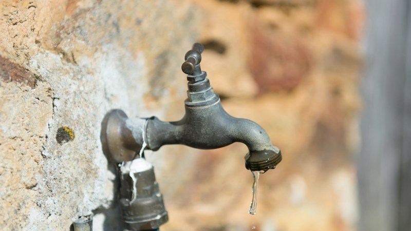Watertekort by Parys se klinieke is ’n gesondheidsrisiko  | News Article