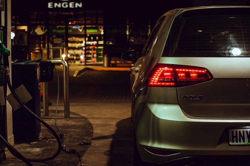 Desember kan styging in petrolpryse van minstens 97 sent per liter sien | News Article
