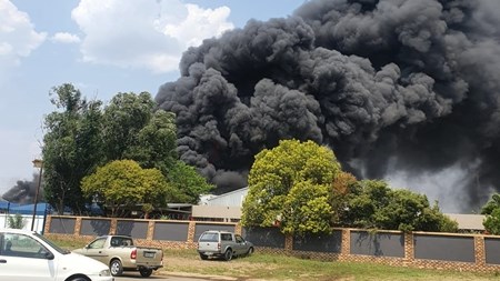 #BreakingNews: Bloemfontein factory up in flames | News Article