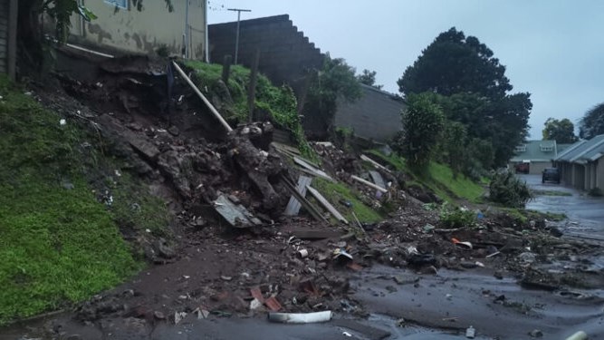#KZNFloods leave trail of destruction; at least 20 dead - VIDEO #KZNFloods leave trail of destruction; at least 20 dead - VIDEO | News Article