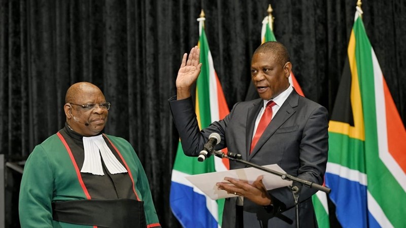Ramaphosa se nuwe kabinetslede lê hul ampseed af Ramaphosa se nuwe kabinetslede lê hul ampseed af | News Article
