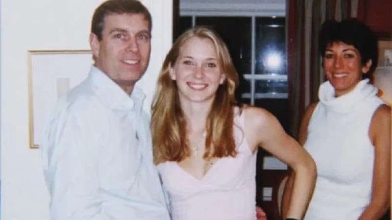 Memoires 6 maande ná Epstein-slagoffer se selfdood plaas kollig op Andrew Memoires 6 maande ná Epstein-slagoffer se selfdood plaas kollig op Andrew | News Article