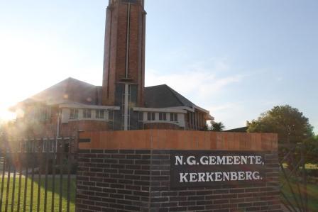 Harrismith-dominee Vrydag ter ruste gelê, aangenome seun verskyn vandag | News Article