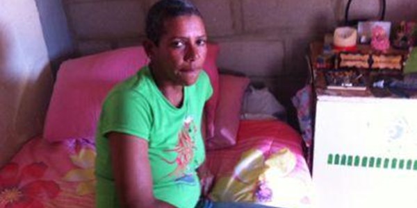 Hundreds attend Anene Booysen funeral Hundreds attend Anene Booysen funeral | News Article