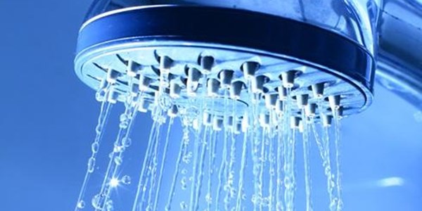 UK students urged to urinate in shower in bid to save water | News Article
