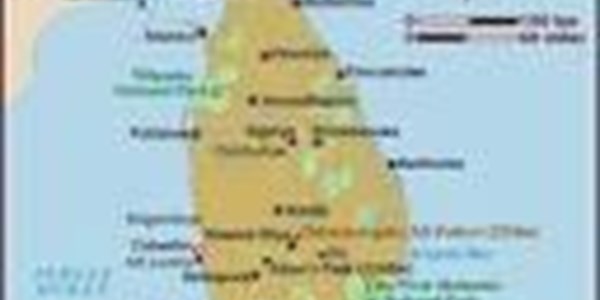 Sri Lanka: Reddingswerkers spook steeds met modder | News Article