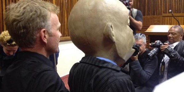 Steve Hofmeyr loses against puppet | News Article