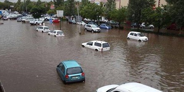 Amazing video: Lightning strikes Bloemfontein building during cloudburst | News Article