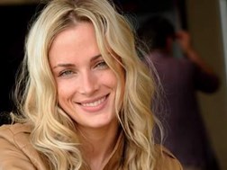 Steenkamp's in "very sensitive negotiations" with Oscar Pistorius: report | News Article