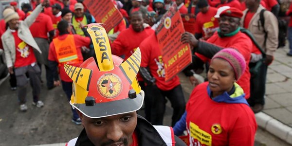 Numsa to discuss new wage offer with members | News Article
