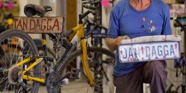 Jan Dagga sterf in fietsongeluk Jan Dagga sterf in fietsongeluk | News Article