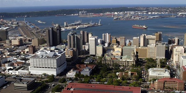 Wêreld se grootste vragskip meer vas in Durban | News Article