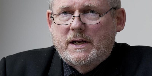 Davies, government urged to avert 60-day US ultimatum Davies, government urged to avert 60-day US ultimatum | News Article