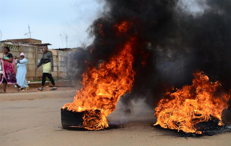 Live ammo fired at Port Elizabeth protesters: reporter | News Article
