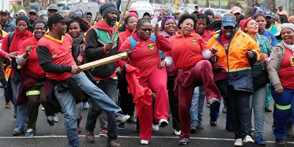 NHLS workers go on wage strike | News Article
