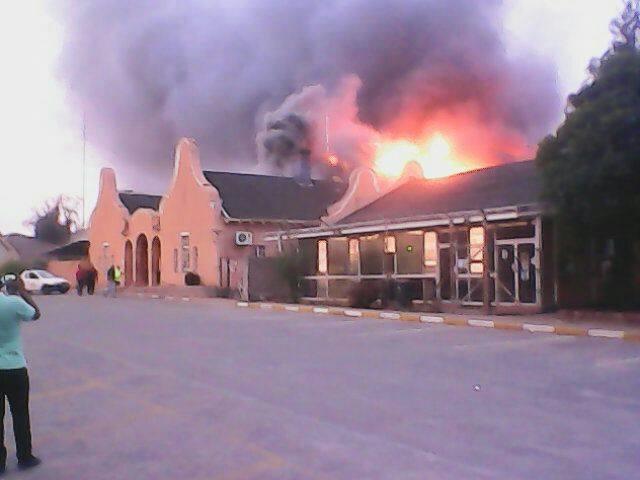 Ou Ventersdorp-stadsaal aan die brand gesteek | News Article