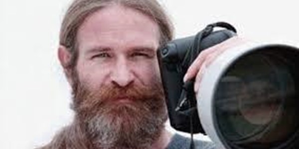 Respected sports photographer dies | News Article