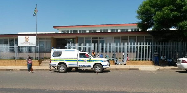 Hansie Raath en seuns se vermeende moordenaar steeds agter tralies Hansie Raath en seuns se vermeende moordenaar steeds agter tralies | News Article