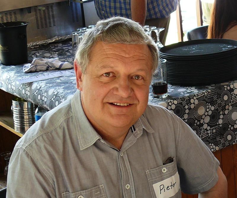 Stel SA-belange bo partypolitiek: Mulder | News Article