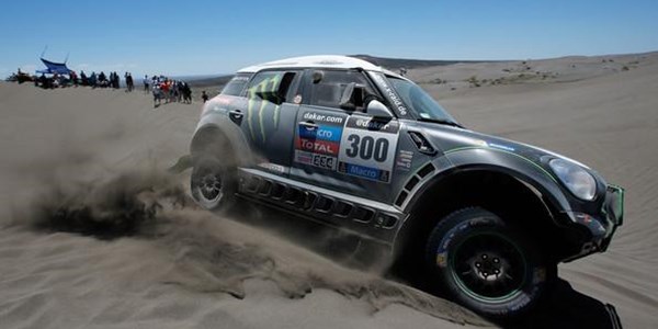 Peterhansel takes the lead on day two of the Dakar as De Villiers climbs to 6th | News Article
