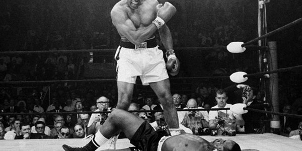 50-years after becoming World Champ Ali posts first tweet | News Article