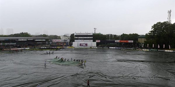 Rain suspends play in Colombo | News Article