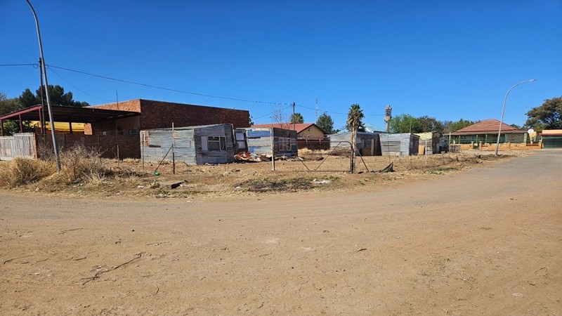 DA concerned about illegal housing in West End Kimberley | News Article