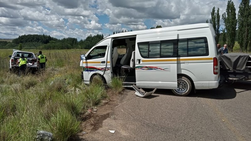 Seven injured following collision between taxi, bakkie | News Article