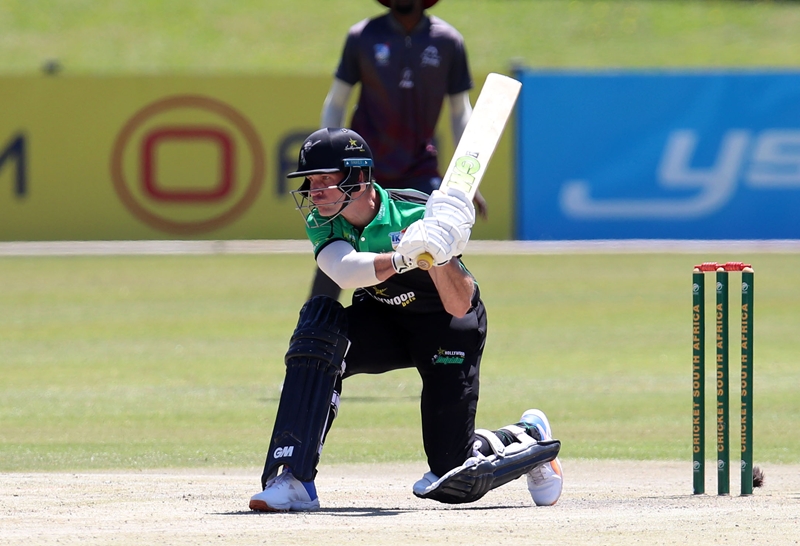Erwee and Baartman steer Dolphins to a bonus point win | News Article
